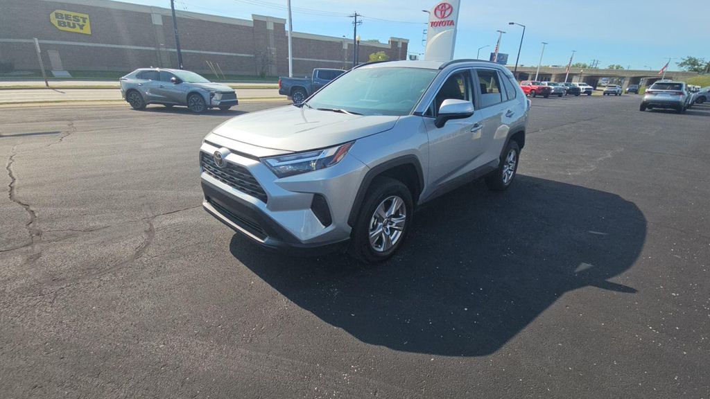 2025 Toyota RAV4 XLE 缩略图 7
