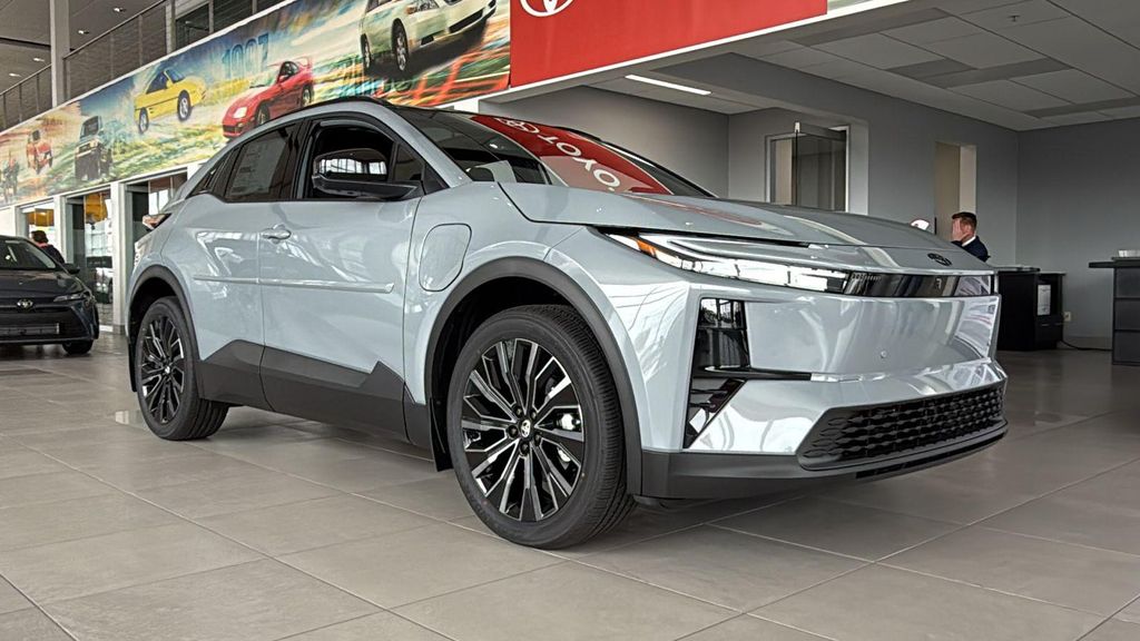 New 2026 Toyota C-HR XSE