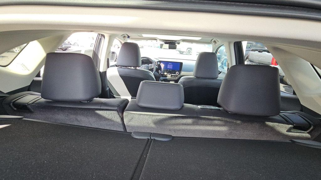 صورة مصغرة 30 لـ 2023 Lexus NX 350 PREMIUM