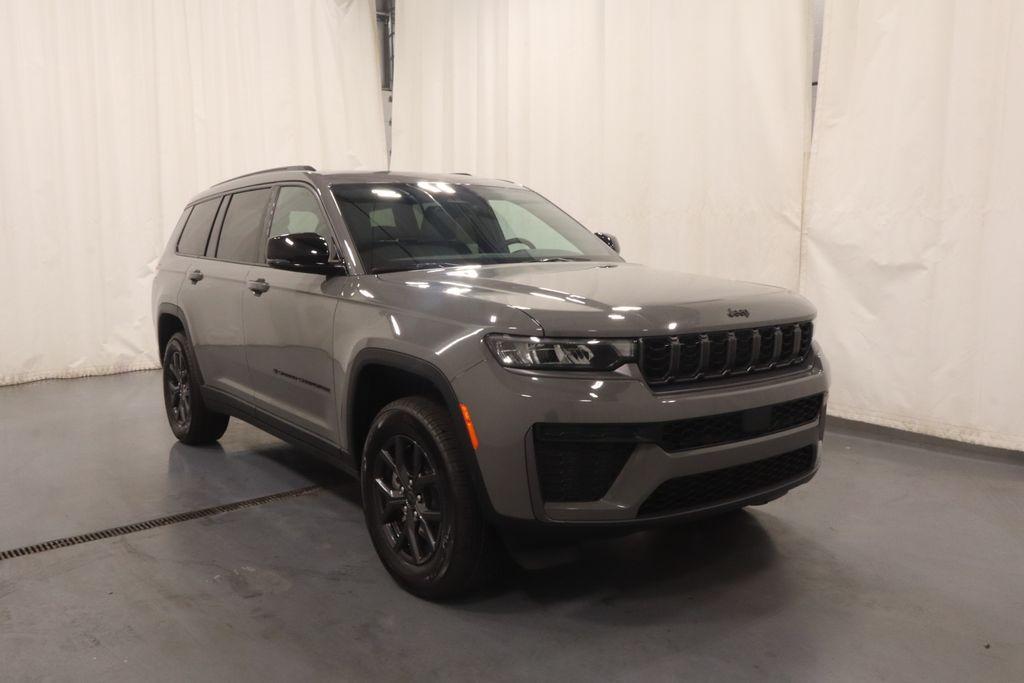 New 2027 Jeep Grand Cherokee L Laredo