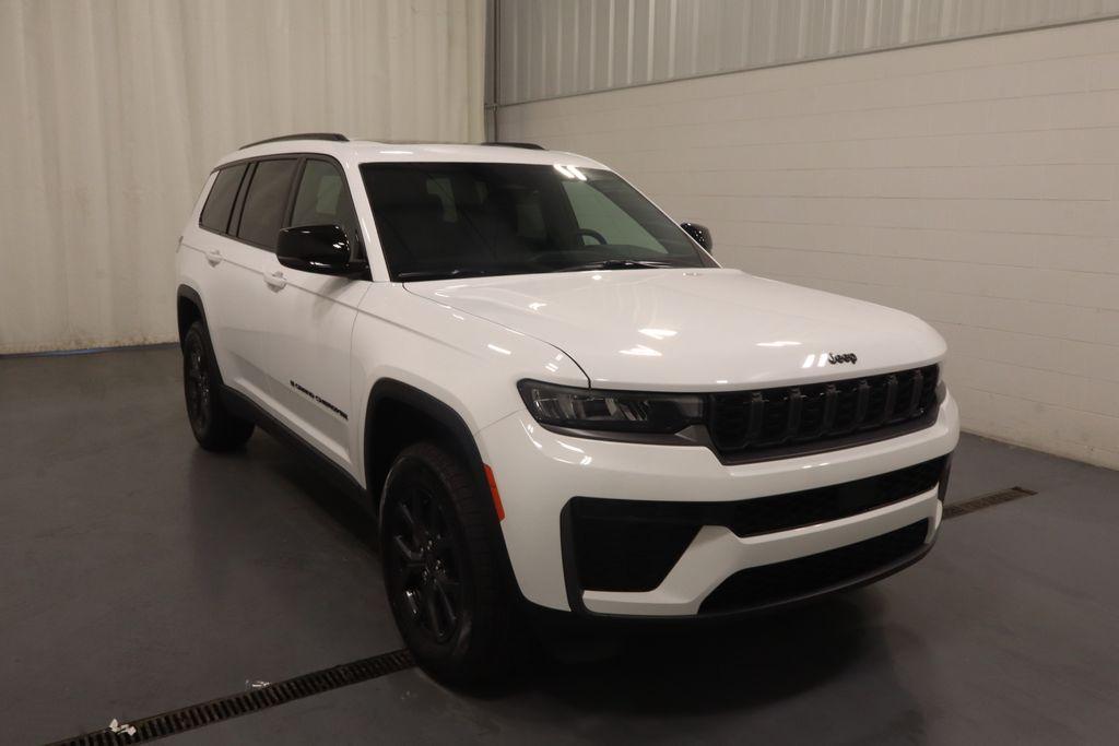 New 2027 Jeep Grand Cherokee L Laredo