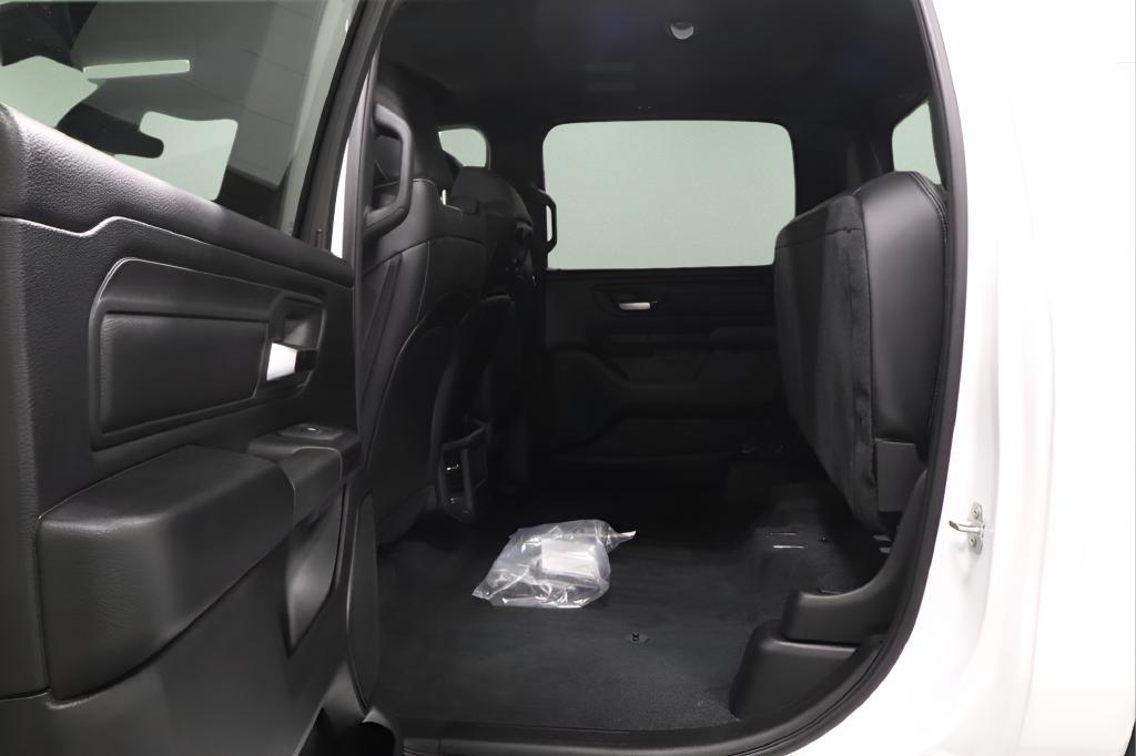 صورة مصغرة 11 لـ 2027 RAM 1500 TRADESMAN