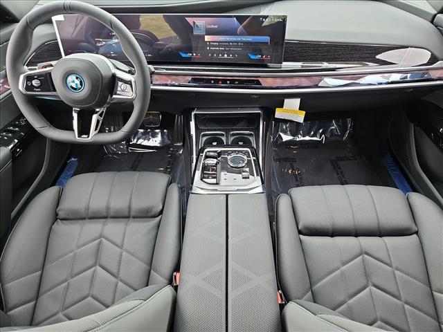 صورة مصغرة 15 لـ 2026 BMW I7 EDRIVE50
