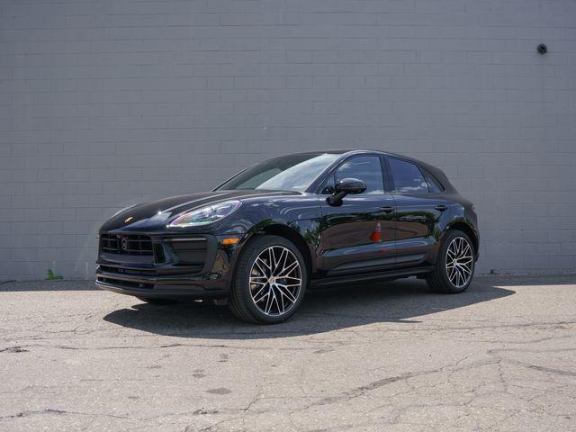 New 2026 Porsche Macan Base