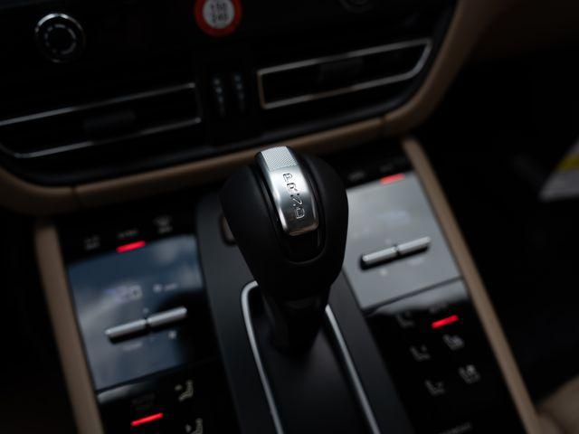 2026 Porsche MACAN BASE — миниатюра 27