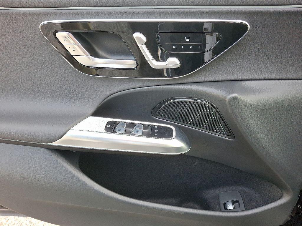 MERCEDES-BENZ E-CLASS - 10