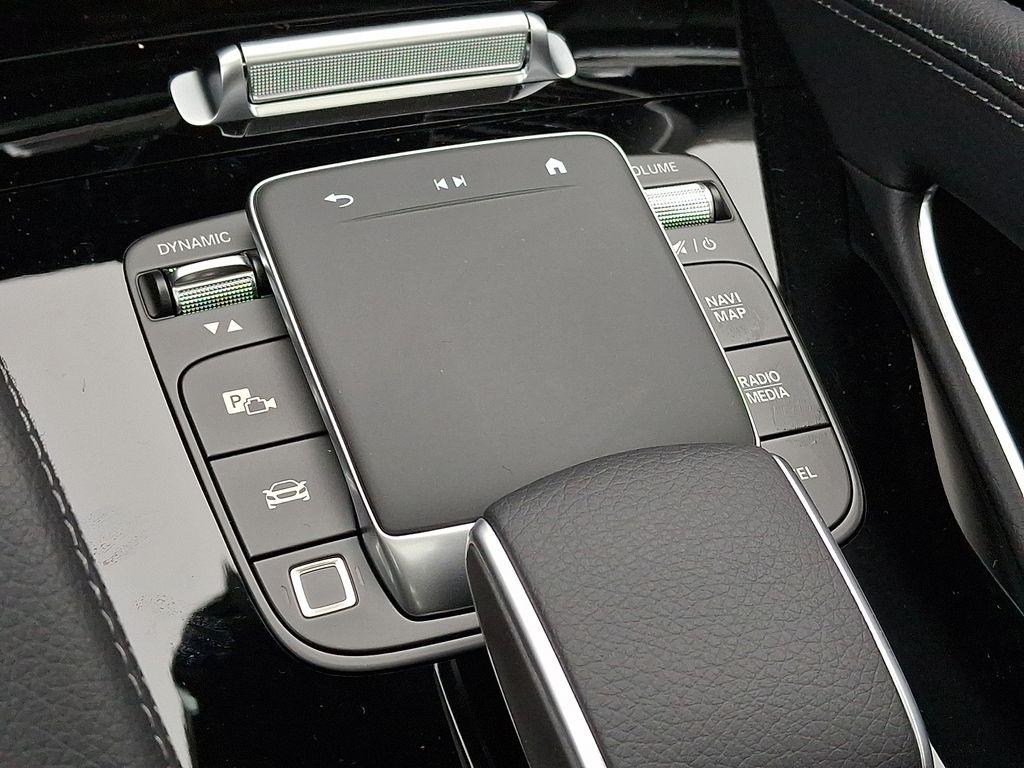 2026 Mercedes-BENZ GLE — миниатюра 20