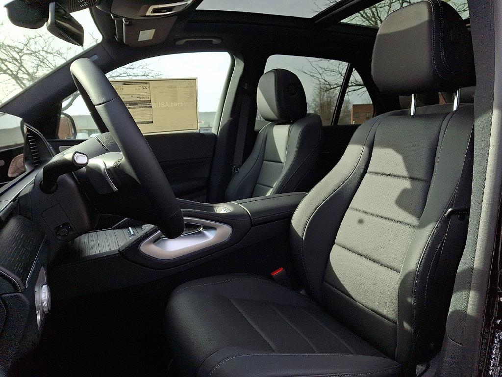 2026 Mercedes-BENZ GLE — миниатюра 11