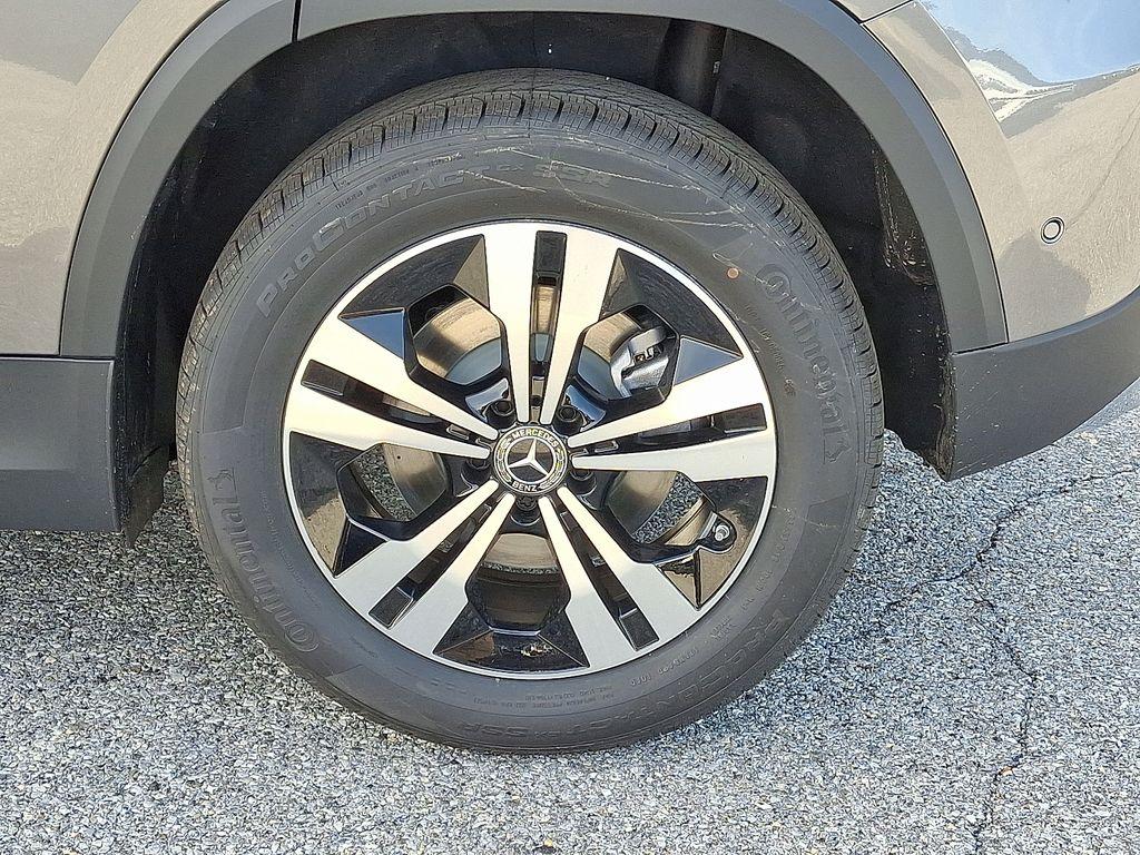 MERCEDES-BENZ GLA - 7