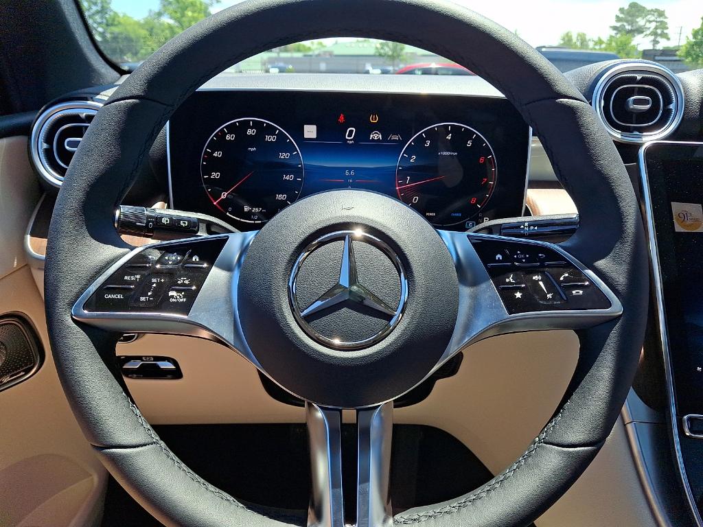 2026 Mercedes-BENZ GLC — миниатюра 17