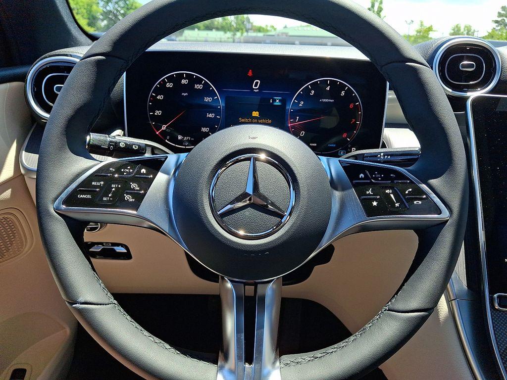 2026 Mercedes-BENZ GLC — миниатюра 16