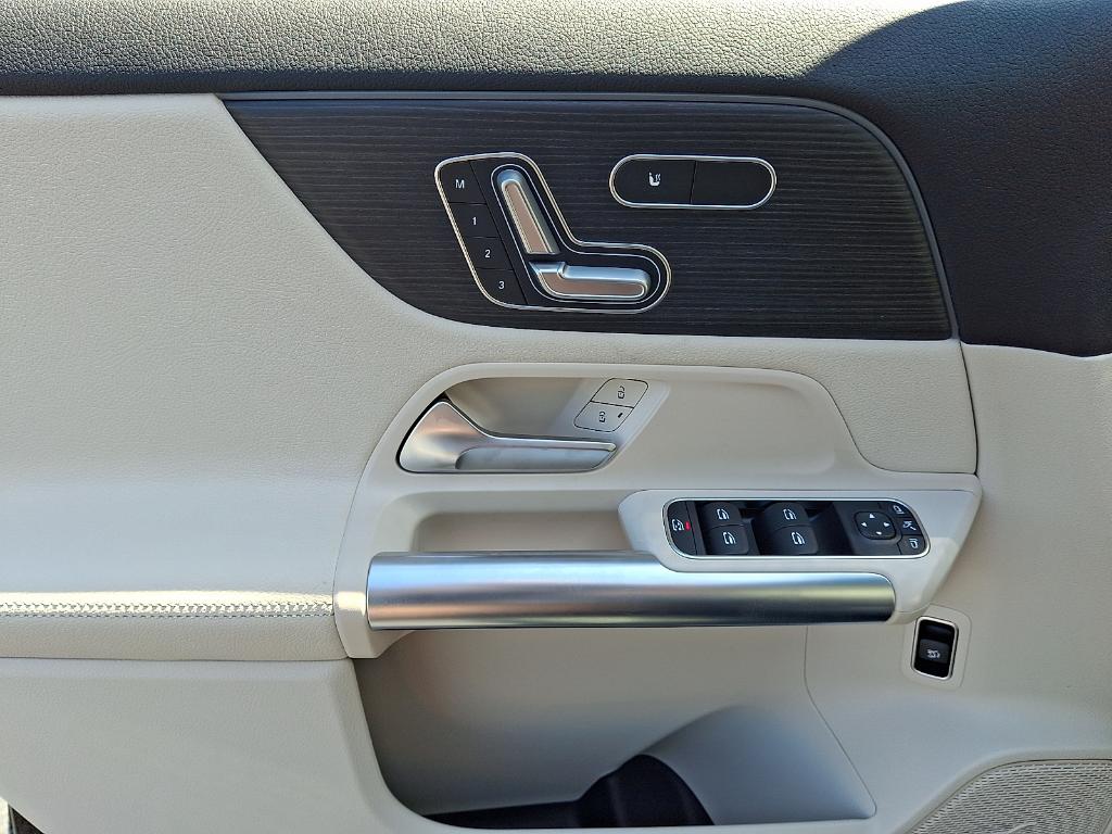 2026 Mercedes-BENZ GLA — миниатюра 10