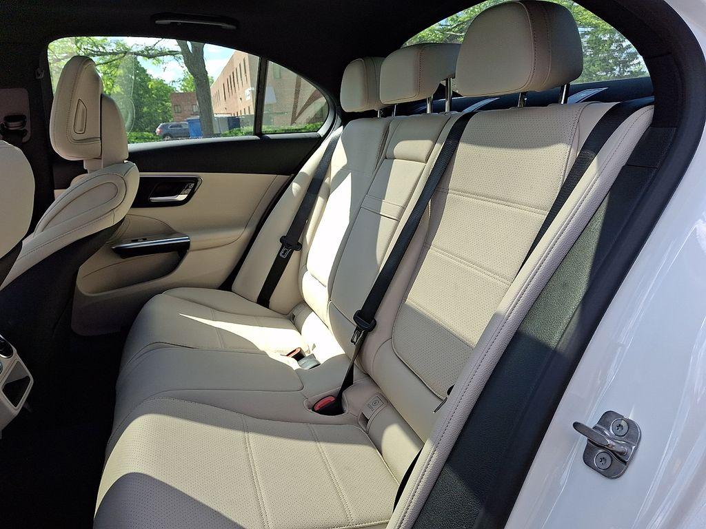 صورة 8 لـ 2026 Mercedes-BENZ C-CLASS