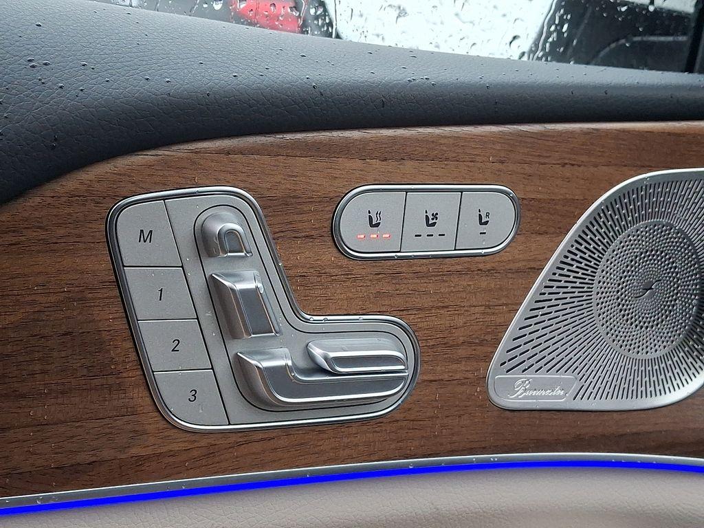 2026 Mercedes-BENZ GLS — миниатюра 22