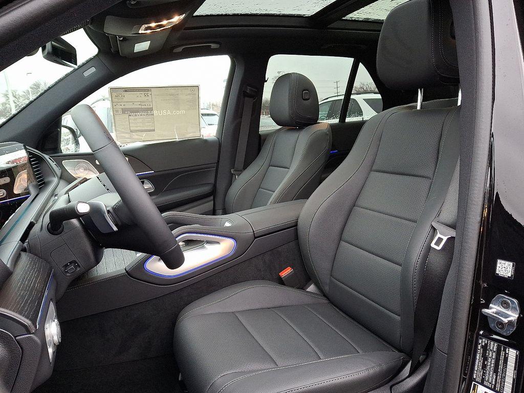 2026 Mercedes-BENZ GLE — миниатюра 11