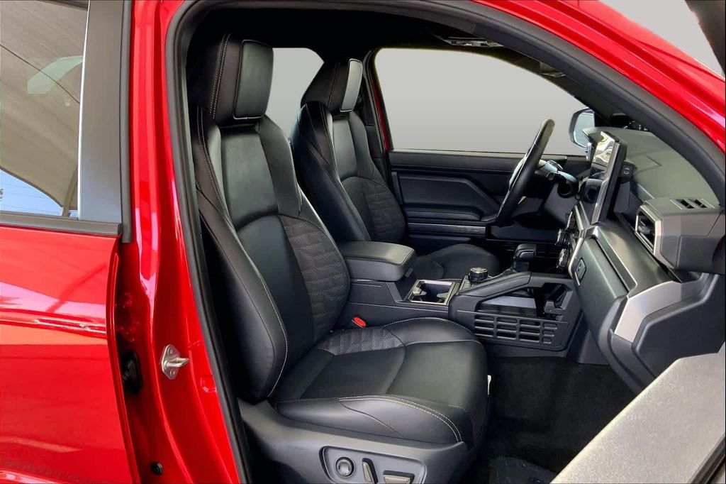 2025 Toyota 4RUNNER TRD OFF ROAD PREMIUM — фото 9