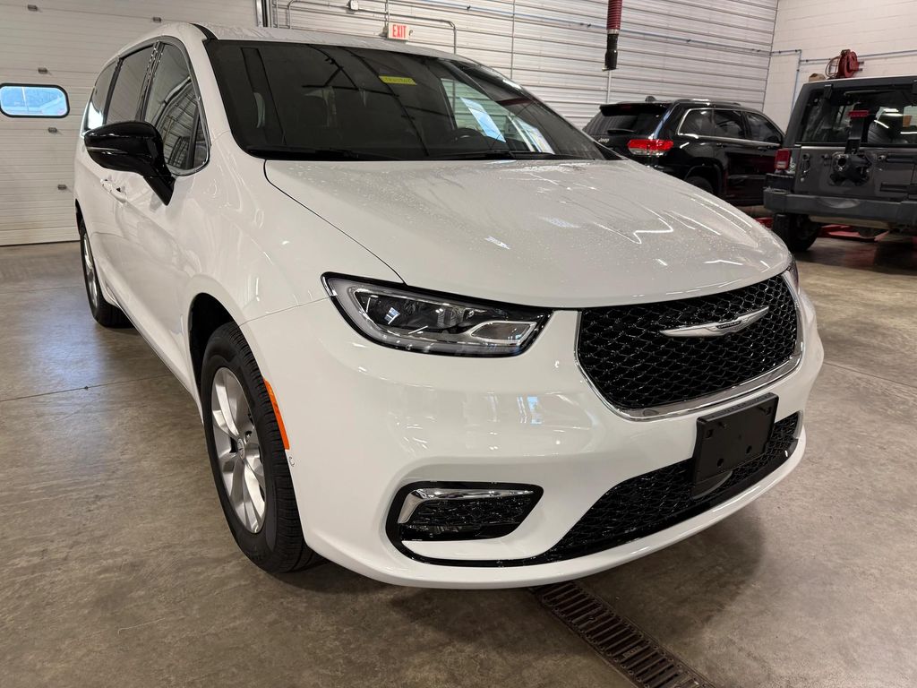 New 2026 Chrysler Pacifica L