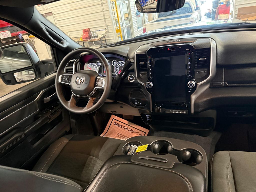 2025 RAM 2500 BIG HORN CREW CAB 4X4 6'4' BOX — миниатюра 19