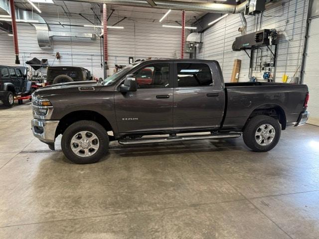 2025 RAM 2500 BIG HORN CREW CAB 4X4 6'4' BOX — миниатюра 29