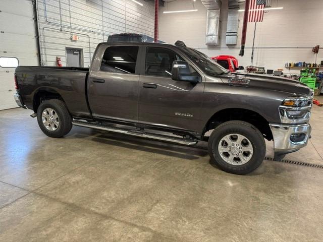 2025 RAM 2500 BIG HORN CREW CAB 4X4 6'4' BOX — миниатюра 5