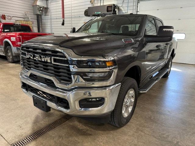 2025 RAM 2500 BIG HORN CREW CAB 4X4 6'4' BOX — миниатюра 38