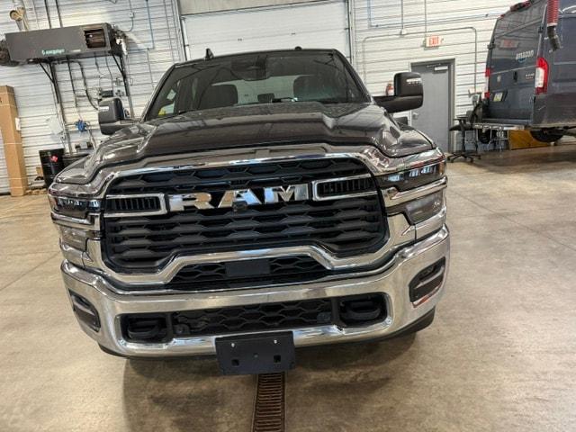 2025 RAM 2500 BIG HORN CREW CAB 4X4 6'4' BOX — миниатюра 40