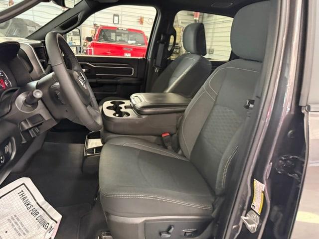 2025 RAM 2500 BIG HORN CREW CAB 4X4 6'4' BOX — миниатюра 43
