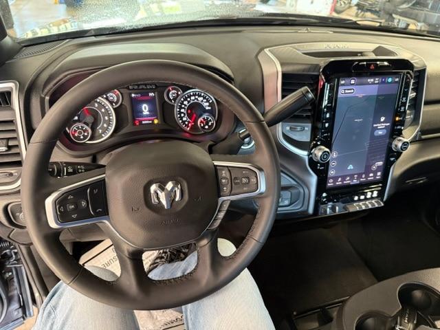 2025 RAM 2500 BIG HORN CREW CAB 4X4 6'4' BOX — миниатюра 53