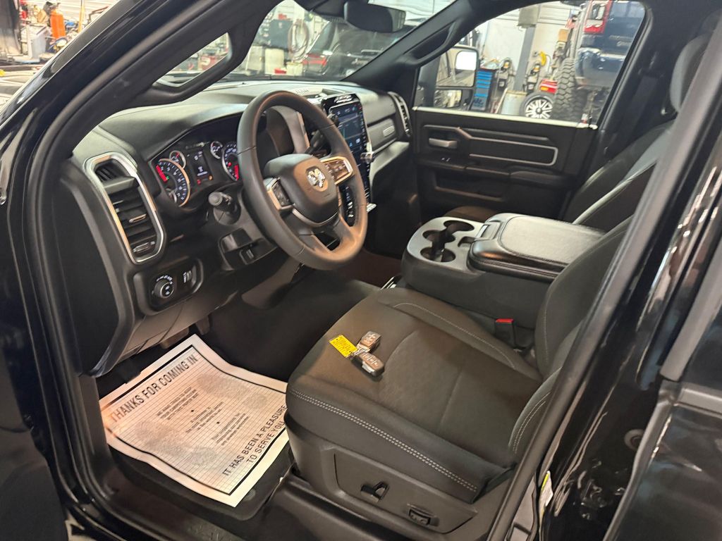 صورة مصغرة 45 لـ 2026 RAM 2500 BIG HORN CREW CAB 4X4 6'4' BOX