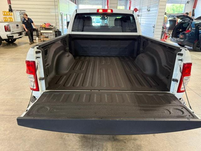2024 RAM 2500 BIG HORN CREW CAB 4X4 6'4' BOX — миниатюра 23