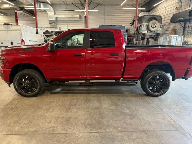 صورة 1 لـ 2026 RAM 2500 BIG HORN CREW CAB 4X4 6'4' BOX