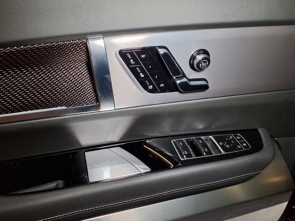 2027 Cadillac VISTIQ SPORT photo 16