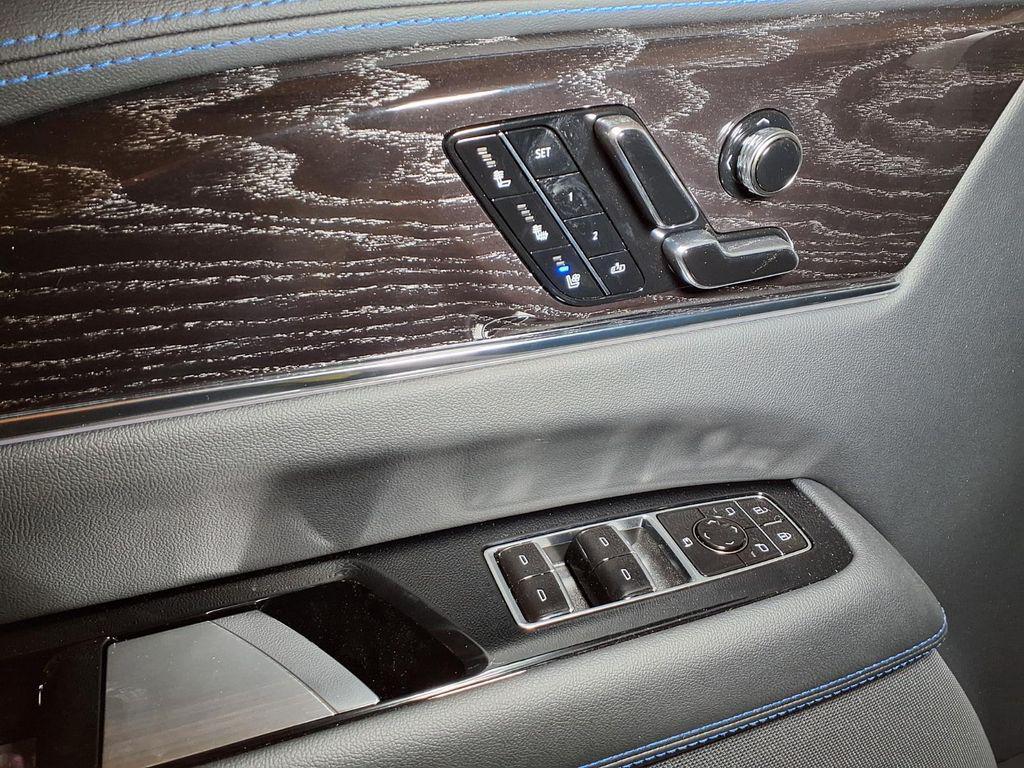 2026 Cadillac ESCALADE IQL LUXURY — миниатюра 16