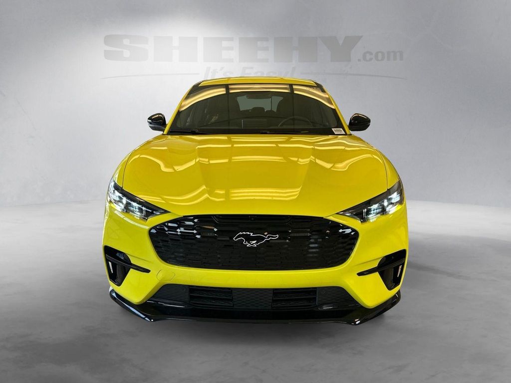 صورة مصغرة 16 لـ 2025 FORD MUSTANG MACH-E GT