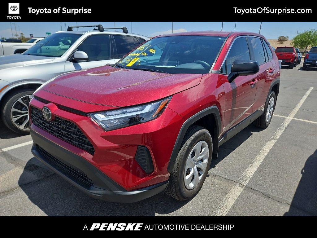 2025 Toyota RAV4 LE 照片 1