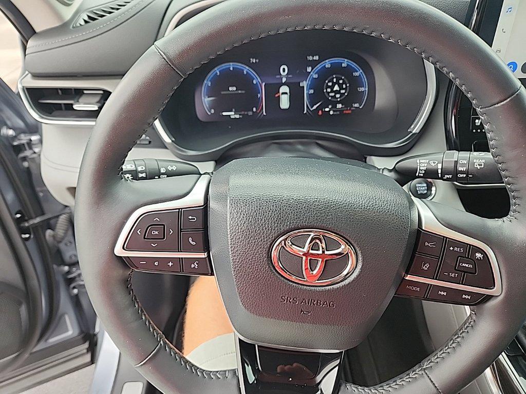 2023 Toyota HIGHLANDER LIMITED photo 6