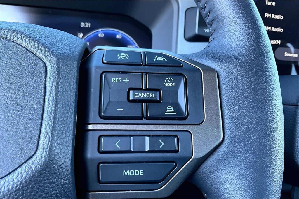2025 Toyota LAND CRUISER — миниатюра 18