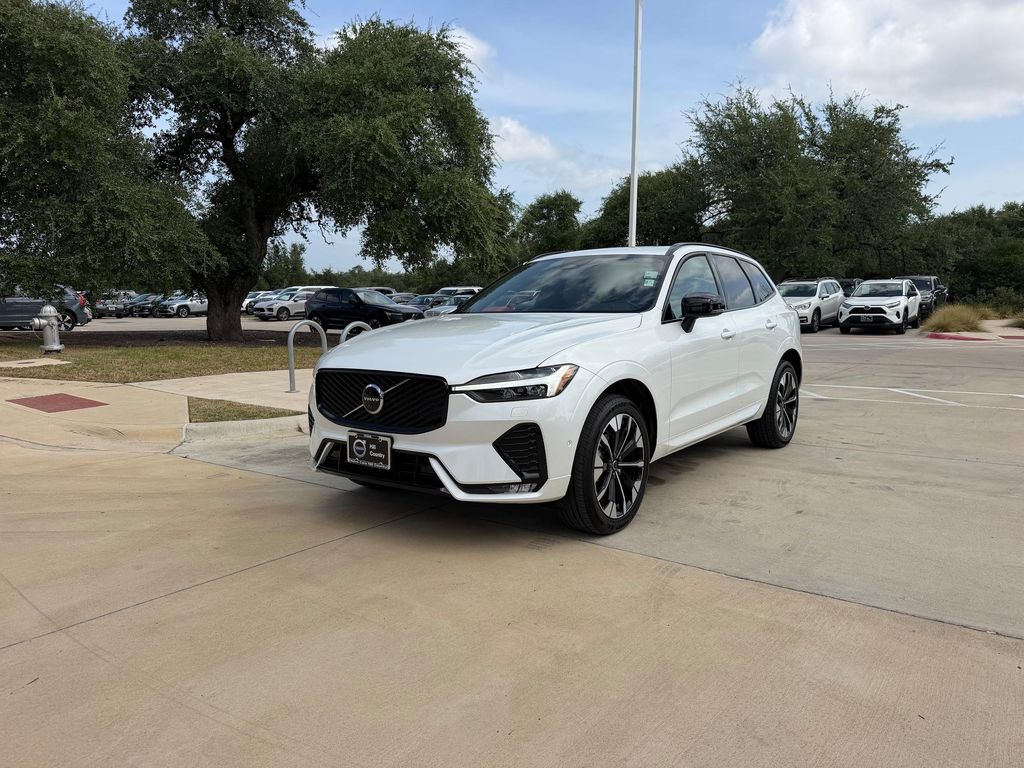 2026 Volvo XC60 B5 PLUS thumbnail 2