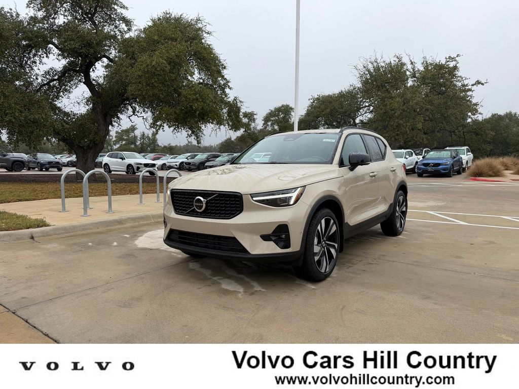 New 2026 Volvo XC40 Ultra, B5 AWD Gas (mild hybrid), Dark