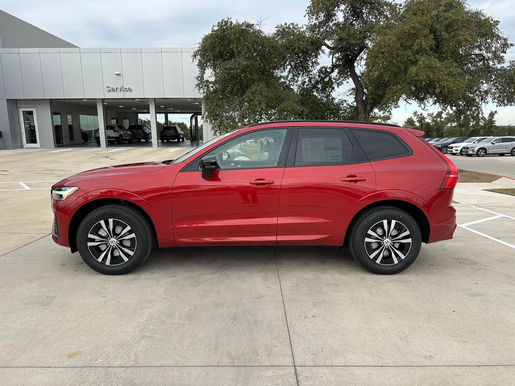 2025 Volvo XC60 B5 CORE 照片 3
