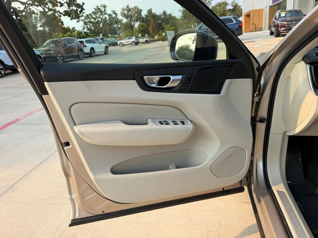 صورة مصغرة 23 لـ 2024 Volvo XC60 B5 ULTIMATE DARK THEME