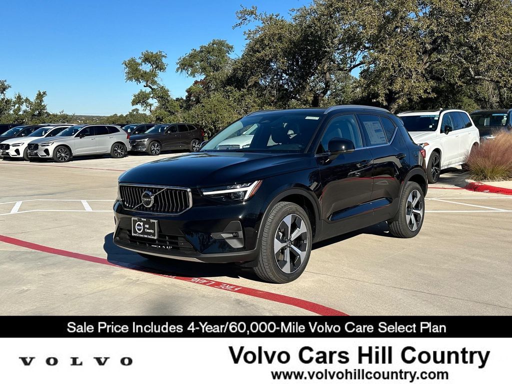 New 2025 Volvo XC40 B5 Plus Bright Theme