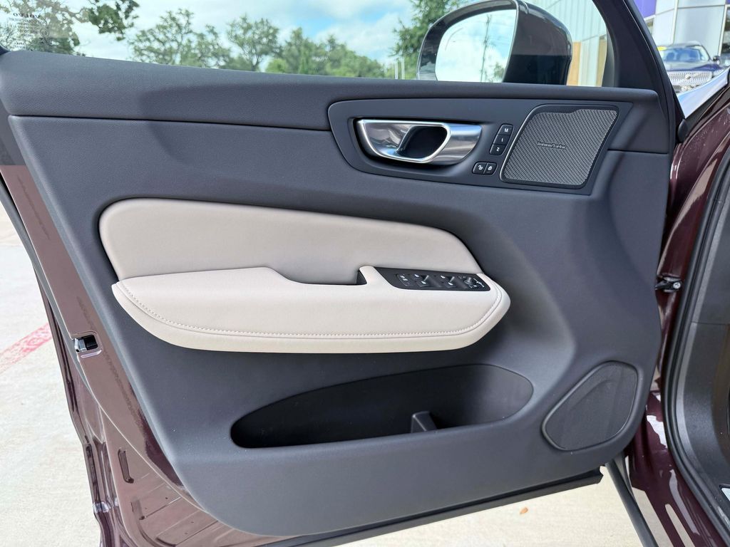 2026 Volvo XC60 PLUG-IN HYBRID PLUS, T8 AWD ELECTRIC/GASOLINE 照片 10
