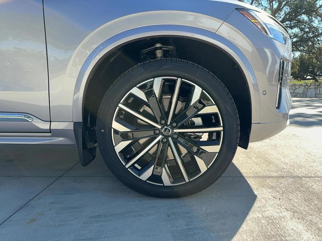 2026 Volvo XC90 PLUS, B6 AWD GAS (MILD HYBRID), GASOLINE, BRI 照片 9
