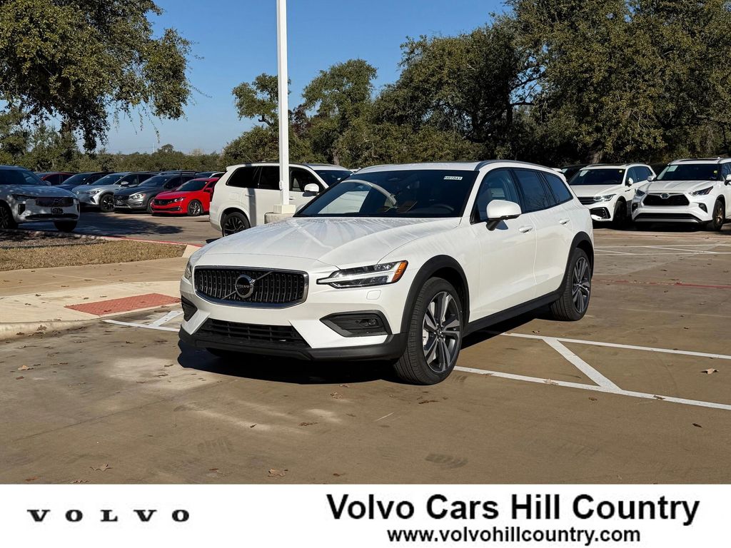 New 2026 Volvo V60 Cross Country Plus, B5 AWD Gas (mild hybrid)