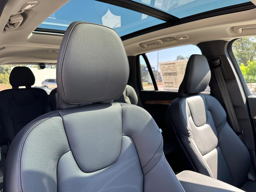 صورة 9 لـ 2025 Volvo XC90 PLUG-IN HYBRID T8 PLUS 7-SEATER
