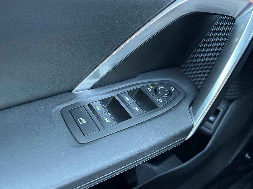 BMW X1 XDRIVE28I - 7