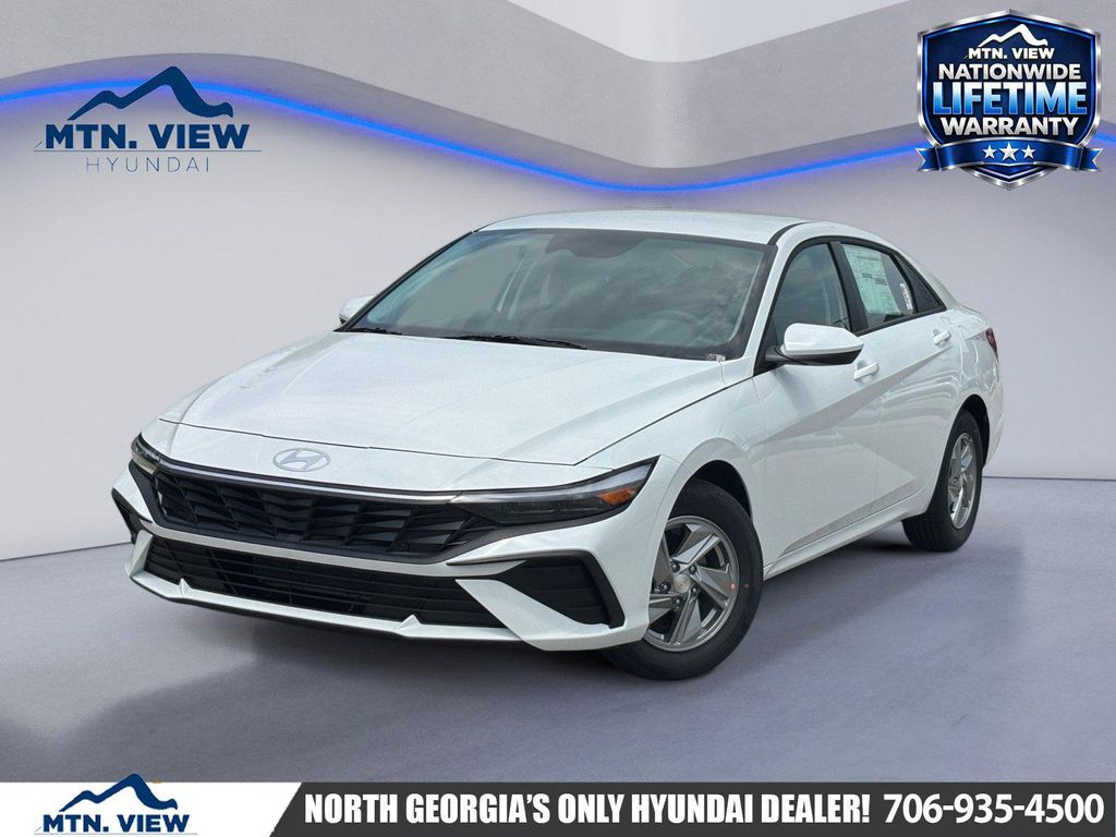New 2026 Hyundai ELANTRA SE