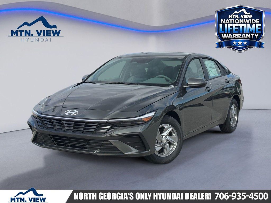 New 2026 Hyundai ELANTRA SE