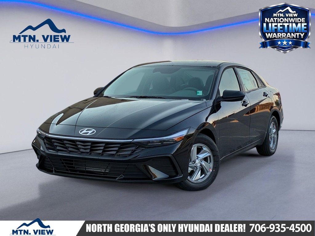 New 2026 Hyundai ELANTRA SE